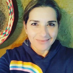 Meet your Posher, Claudia